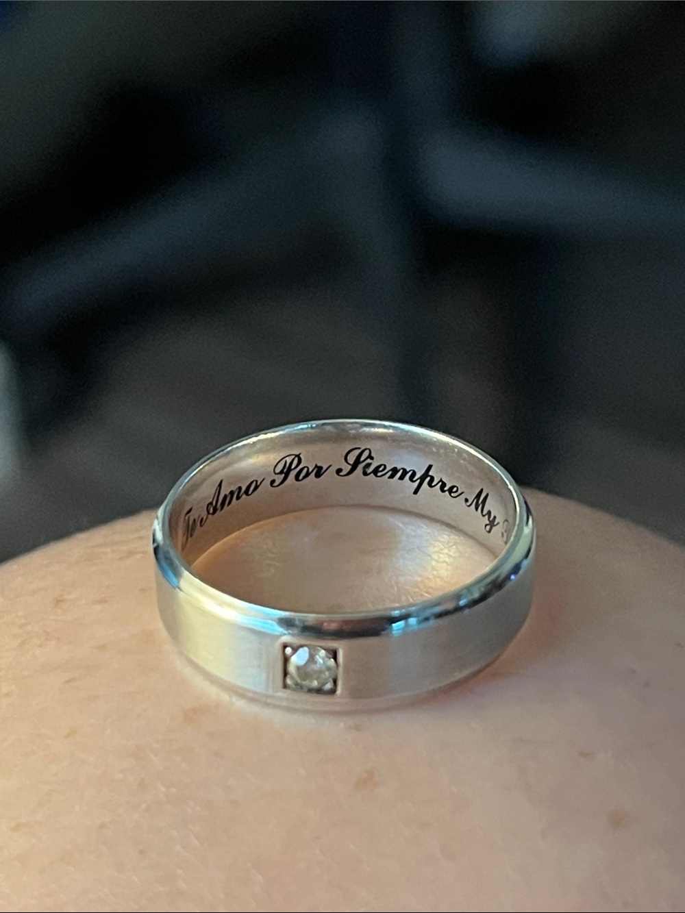 TE AMO POR SIEMPRE MY REY Sterling Engraved Wedding band with Single Diamond